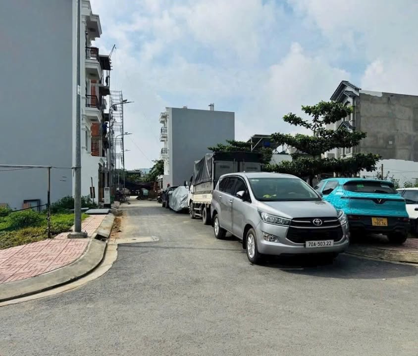 Nhà mới hoàn thiện Hiệp Bình Phước 75m² giá 6.7 tỷ - Thiết kế sang trọng, tiện nghi!