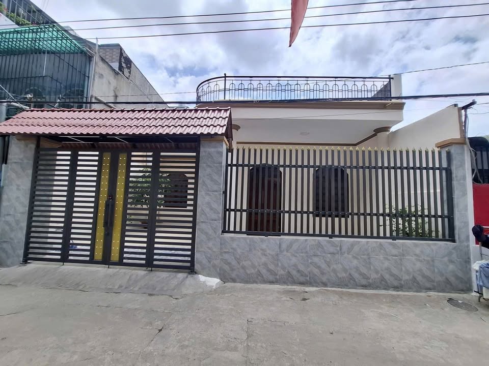 Nhà biệt thự mini Tân Đông Hiệp 150m² giá 5.5 tỷ - Sân rộng, tiện ích đầy đủ!