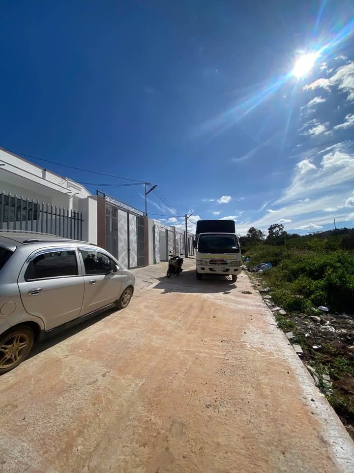 Nhà phố 2 mặt tiền đường Trường Sơn, Pleiku 250m² giá 1.1 tỷ - Cơ hội không thể bỏ lỡ!