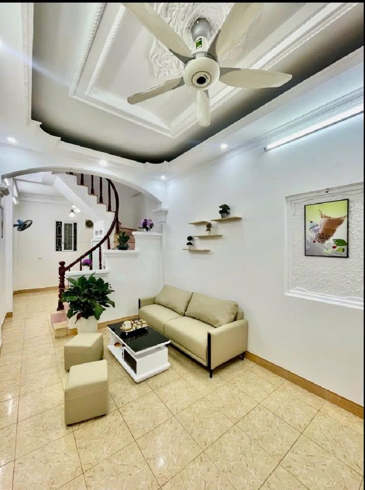 Nhà đẹp Kim Giang 44m² 4 tầng giá chỉ 6 tỷ - Cần bán gấp!