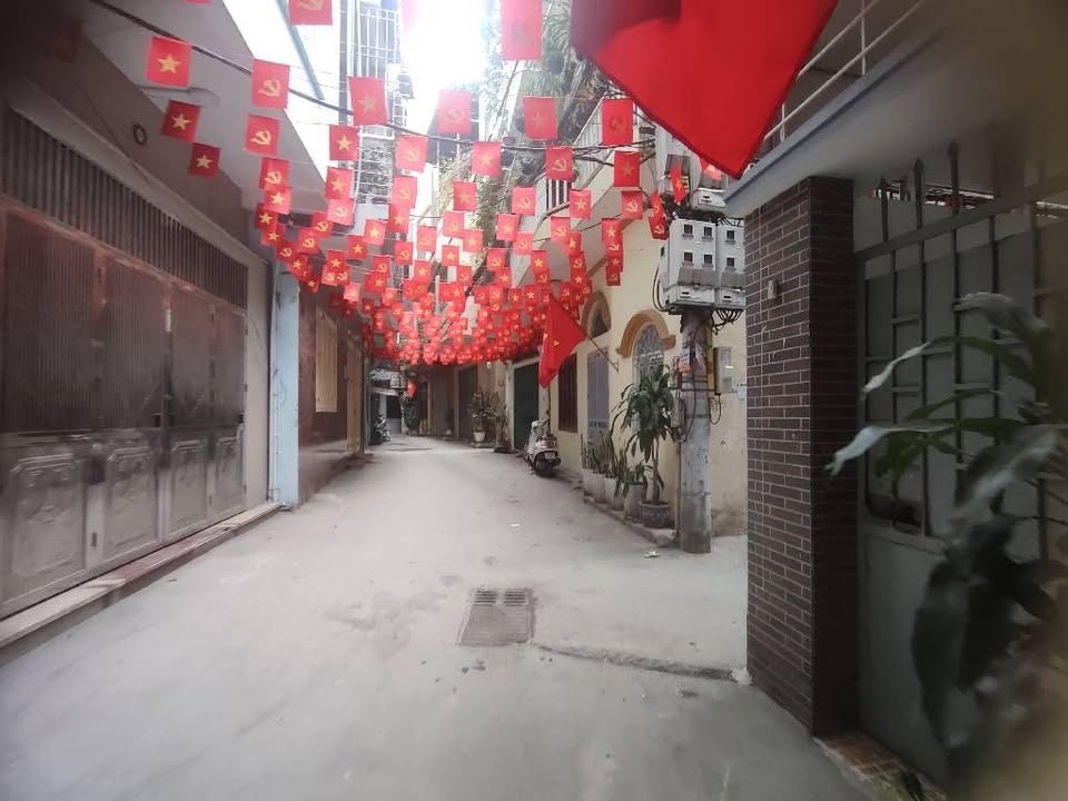 Nhà 5 tầng Thổ Quan Đống Đa 32m² giá 8 tỷ - Kinh doanh sầm uất!