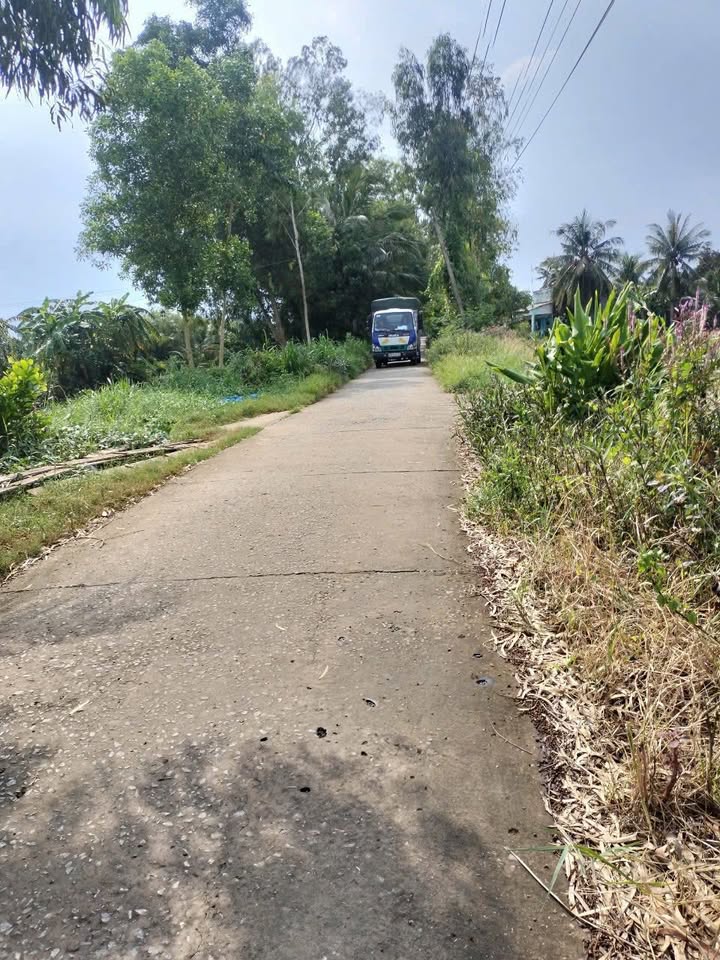 Đất 2 mặt tiền tại ấp Thạnh Thới, Sóc Trăng 18.000m² giá chỉ 1.26 tỷ - Cơ hội đầu tư tuyệt vời!