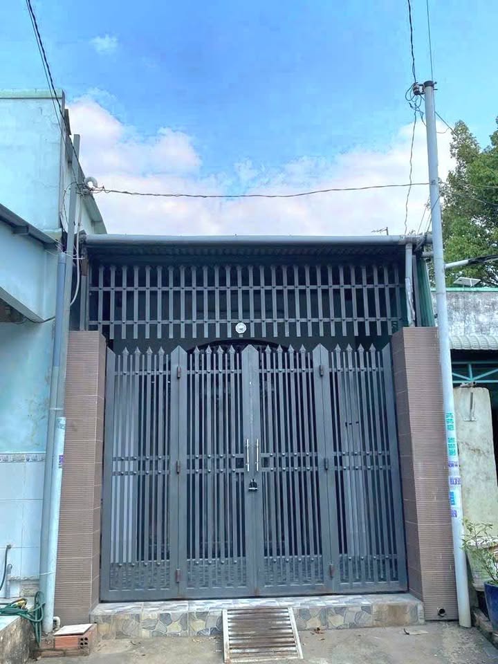 Nhà riêng Dĩ An 69m² giá 1.6 tỷ - Ngay sát Chung cư Samsora!