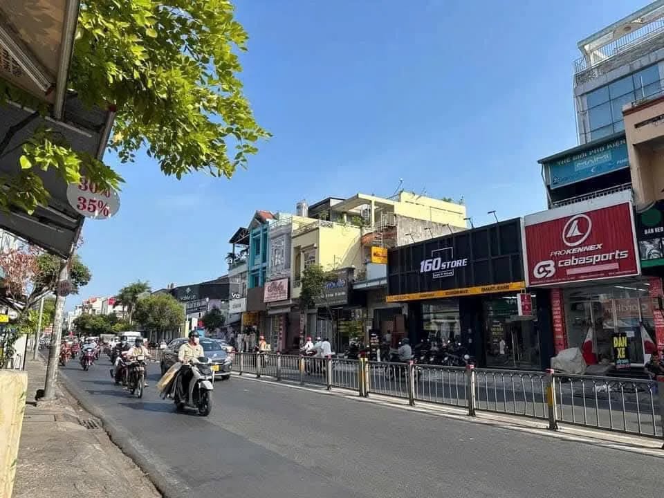 Nhà mặt tiền đường Luỹ Bán Bích, Tân Phú 102m² giá 9 tỷ - Kinh doanh sầm uất!