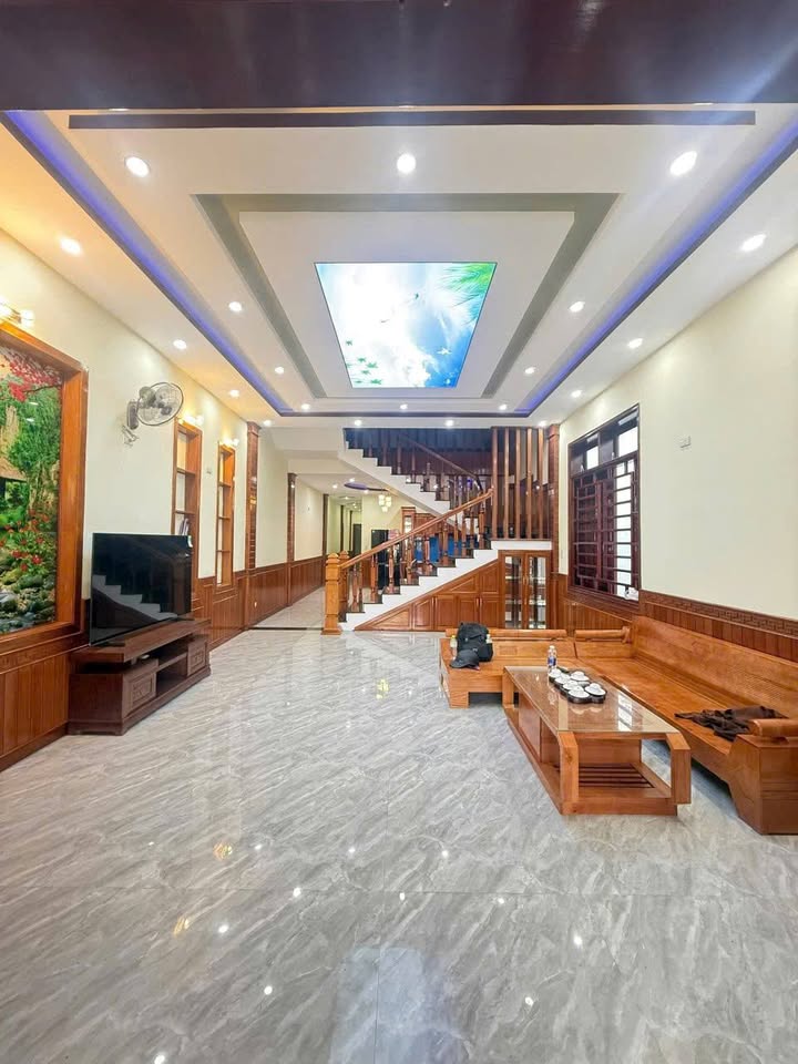 Nhà 2 tầng Hòa Tiến, Đà Nẵng 210m² giá 4.3 tỷ - Chính chủ bán gấp!