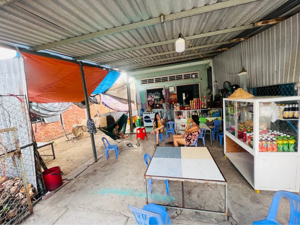 Đất kèm nhà cấp 4 tại Giục Tượng - 160m² giá 530 triệu - Cơ hội đầu tư hấp dẫn!