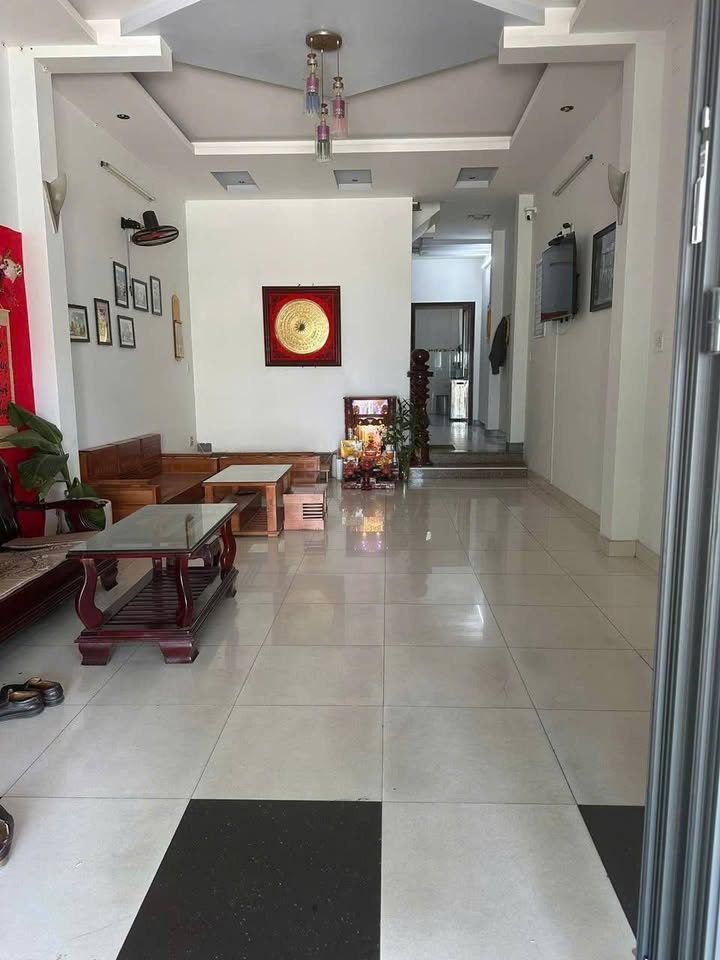 Nhà 3 tầng cho thuê tại đường Trần Huấn, Khuê Trung, Cẩm Lệ - Tiện nghi đầy đủ chỉ 12 triệu/tháng!