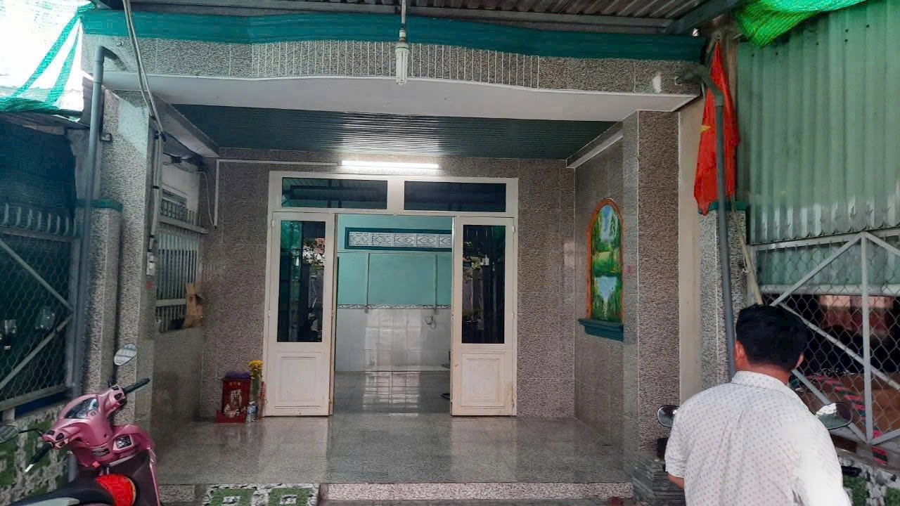 Nhà mặt tiền Nhựa Ấp Tân Định, Củ Chi 189m² giá 4.2 tỷ - Đối diện trường mầm non, tiện ích đầy đủ!