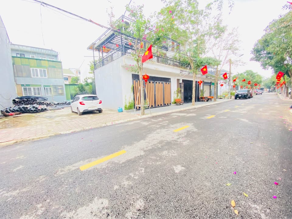 Đất Lô Góc Khu Đại Thành Trung Đô 230m² giá 10 tỷ - Tiềm năng kinh doanh lớn!