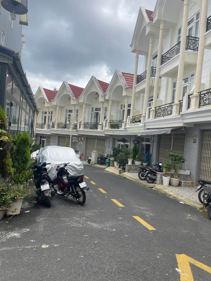 Townhouse Goldenhills Đà Lạt 70m² giá 7.3 tỷ - Sẵn sàng công chứng trong ngày!
