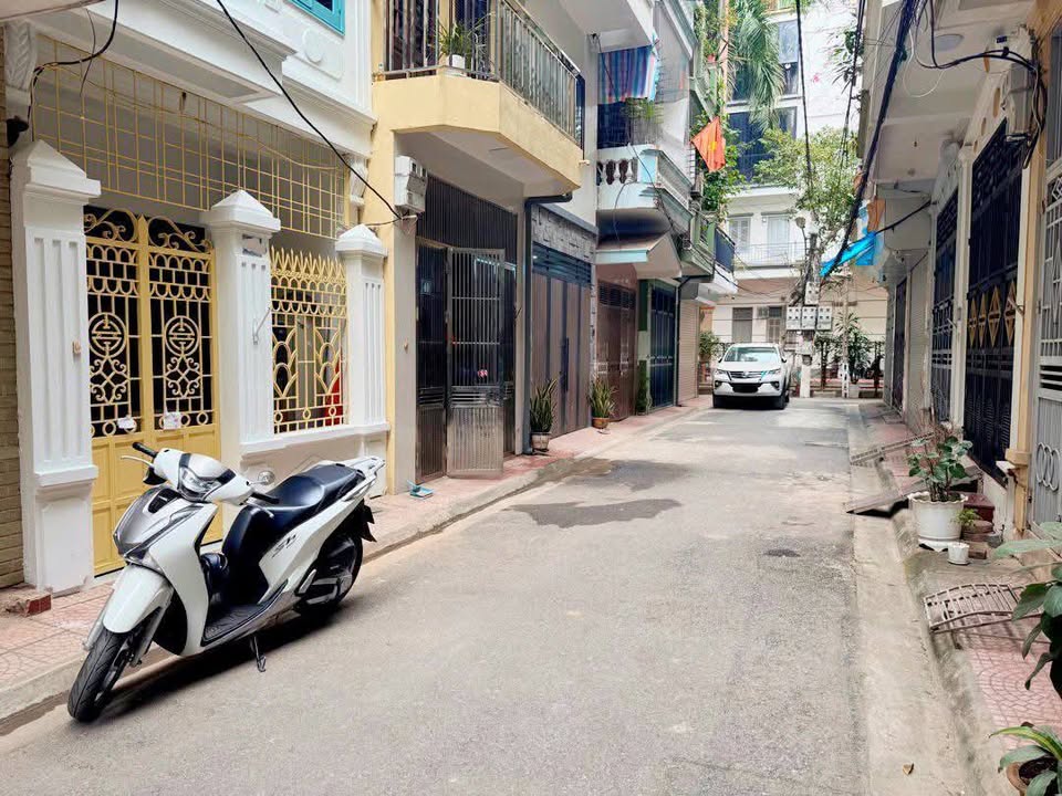 Nhà riêng Trần Cung Cầu Giấy 52m² giá 19.7 tỷ - Ô tô tránh nhau, sổ đỏ chính chủ!