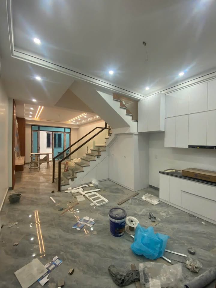 Nhà 3 tầng tại Quán Trữ, Kiến An 50m² giá 3 tỷ - Ô tô đỗ cửa, sổ hồng chính chủ!