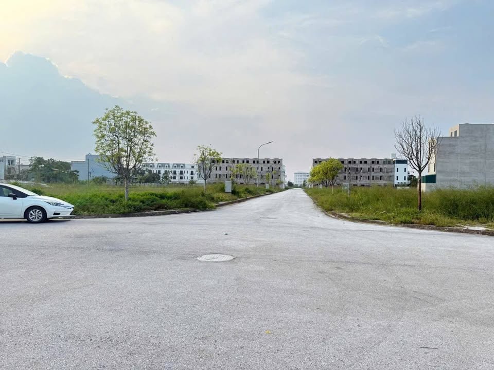 Đất chính chủ Quảng Phú 100m² giá 2 tỷ - Đầu tư sinh lời tiềm năng!