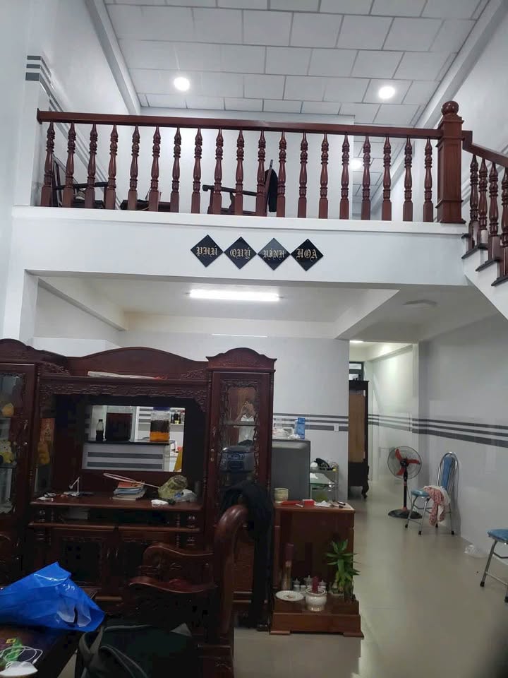 Nhà cấp 3 P2, TP Tân An 100m² giá 2.7 tỷ - Đường ô tô tới nhà!