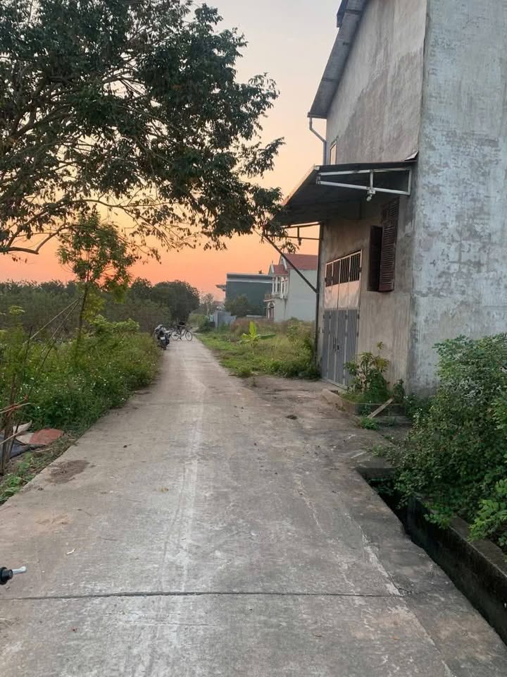 Nhà đẹp 100m² tại Chương Dương, Thường Tín giá 4.06 tỷ - Ô tô vào nhà, tiện ích đầy đủ!