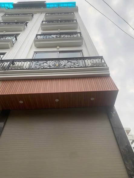 Nhà phố An Dương Vương, Tây Hồ 40m² giá 14 tỷ - Ô tô vào nhà, sẵn sàng ở ngay!