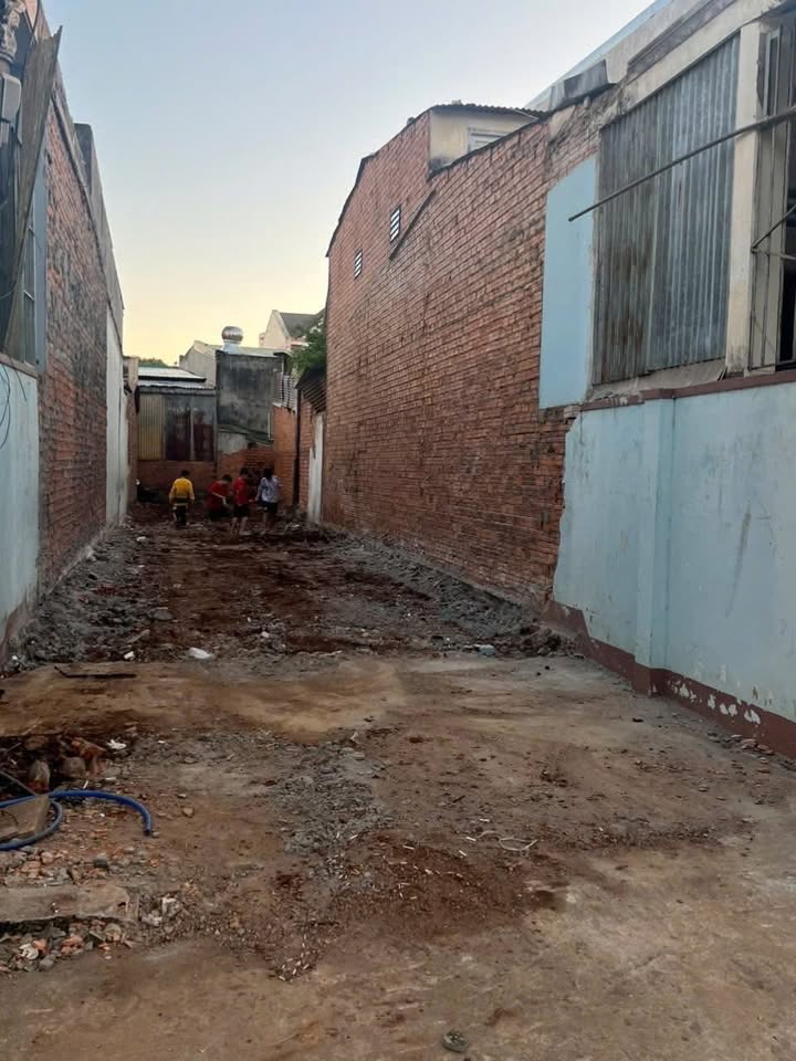 Bán đất Hẻm 291 Phan Bội Châu, Buôn Ma Thuột 116m² giá 3.7 tỷ - Vị trí trung tâm, tiện ích đầy đủ!