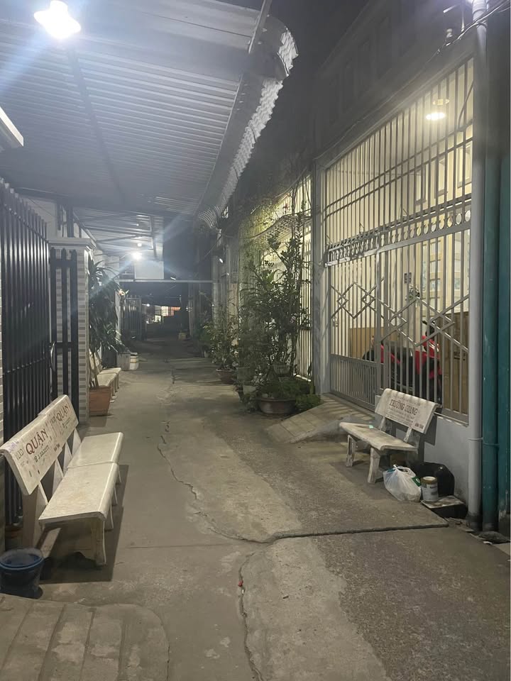 Nhà nguyên căn An Thới, Bình Thủy 56m² giá chỉ 3.5 triệu - Gần trường học và chợ!