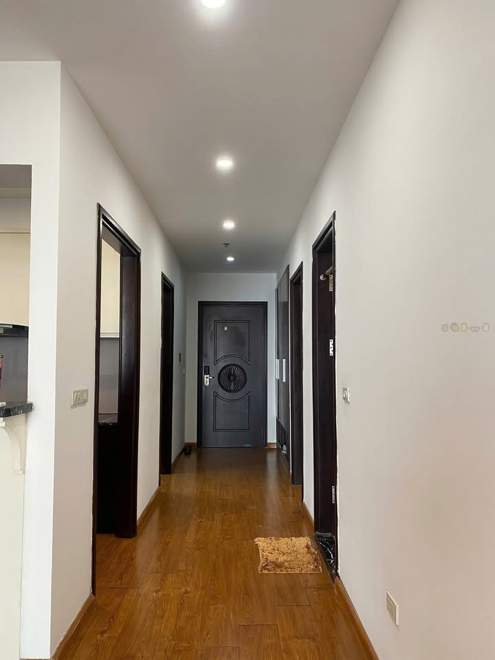 Căn hộ 3PN Royal City R5 112m² giá 23 triệu - Full nội thất, vào ở ngay!