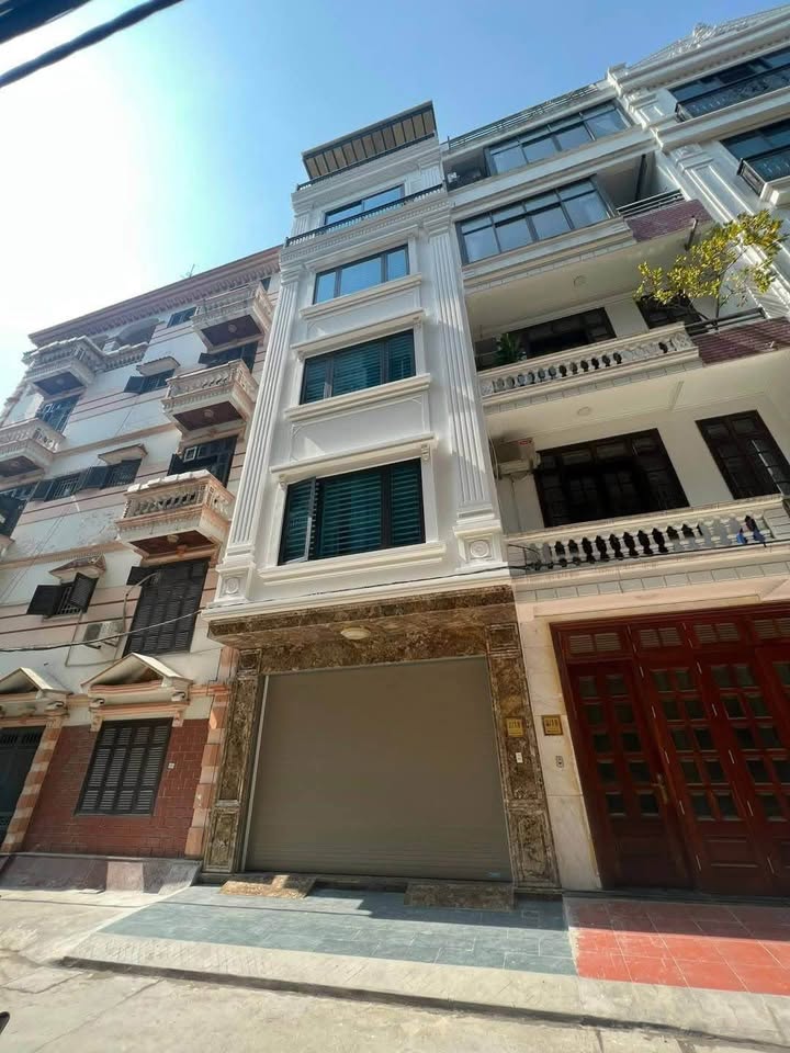 Nhà riêng Nguyễn Văn Huyên, Nghĩa Đô 60m² giá 13 tỷ - Nhà đẹp thoáng mát, sẵn sàng giao dịch!