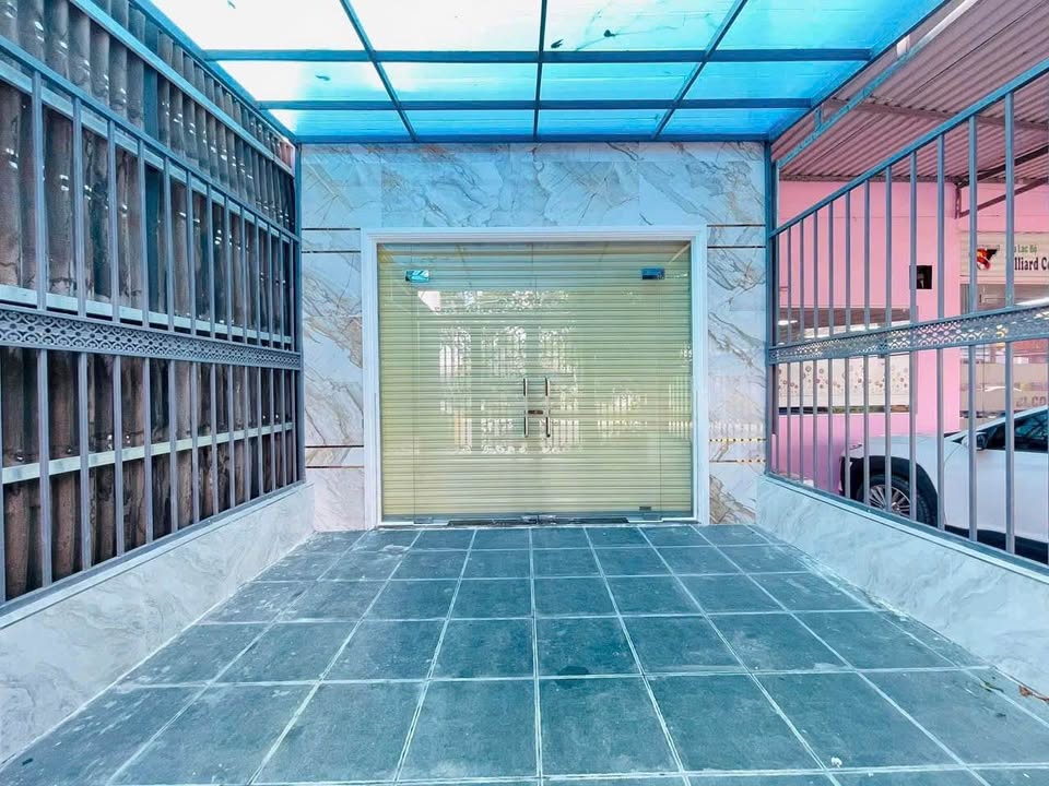 Nhà mặt tiền kinh doanh Đường Nguyễn Văn Linh Sóc Trăng 175m² giá 5 tỷ - Thương lượng tốt!