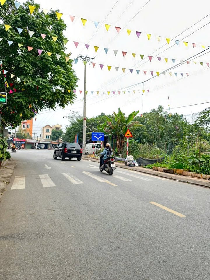 Nhà dân xây 2 tầng Đức Giang Hoài Đức 45m² giá 5.05 tỷ - Ngõ thông, gần bệnh viện!