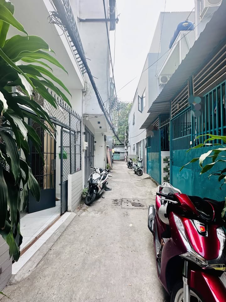 Nhà phố Đường số 9, Phường 16, Gò Vấp 22m² giá 3.2 tỷ - Hẻm xe hơi, đối diện Lotte!