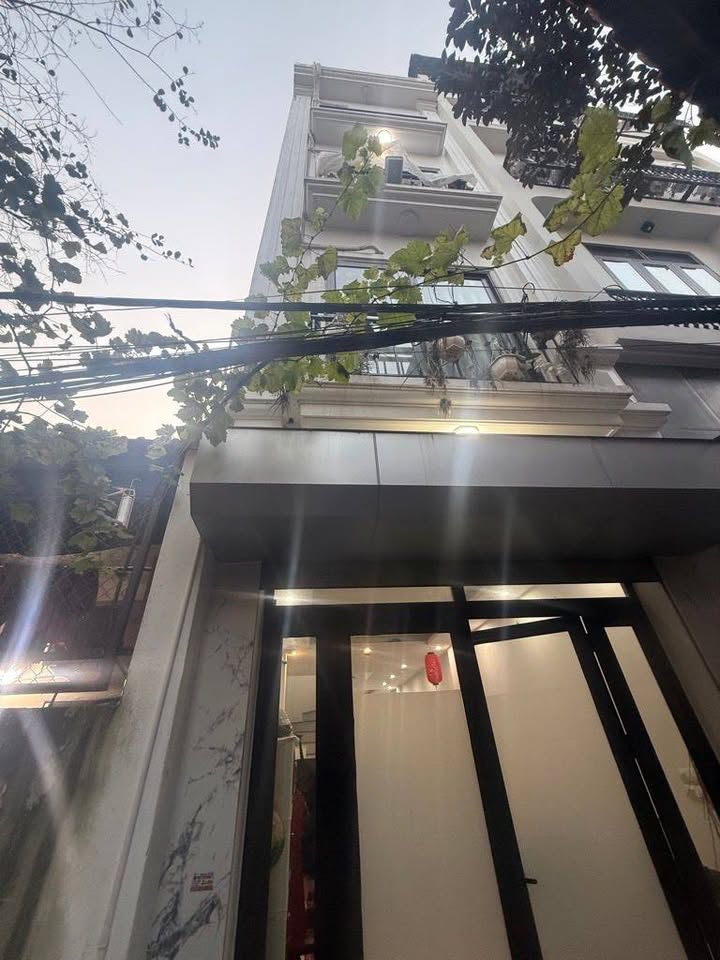 Nhà phố Ngọc Trì 40m² giá 8.1 tỷ - Thiết kế 5 tầng thông thoáng, ô tô tránh nhau!