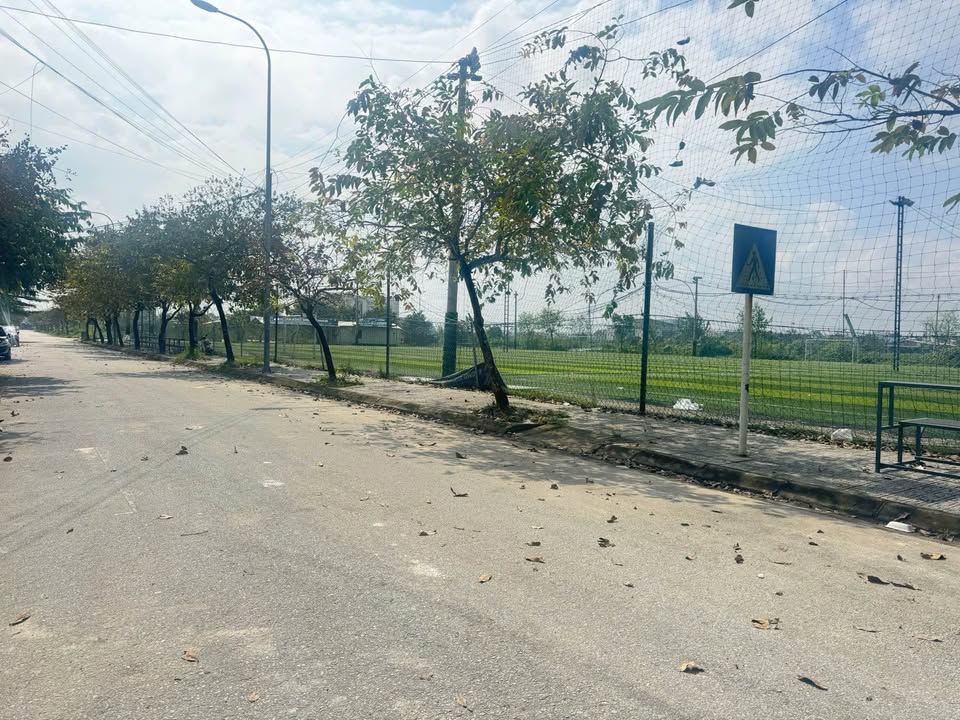 Nhà 4 Tầng Khu C KDT Phú Mỹ Thượng, 186.4m², Giá 6.2 Tỷ - View Sân Bóng Đẹp