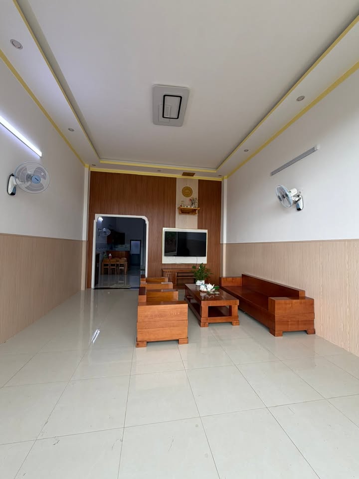 Nhà phố Pleiku hẻm 179 Phạm Ngọc Thạch 90m² giá 1.2 tỷ - Sẵn sàng cho gia đình nhỏ!