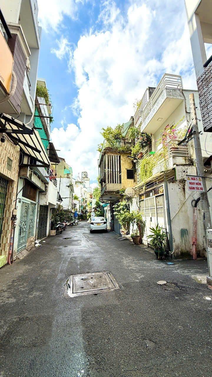 Nhà hẻm xe hơi Lý Chính Thắng Q3 113m² - Vị trí kinh doanh thuận lợi!