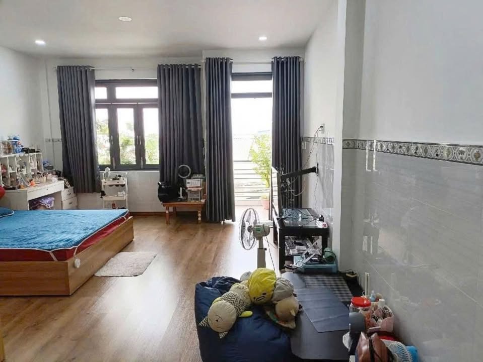 Nhà mặt tiền Tân Hương, Tân Phú 179m² giá 14 tỷ - Vị trí đắc địa kinh doanh sầm uất!