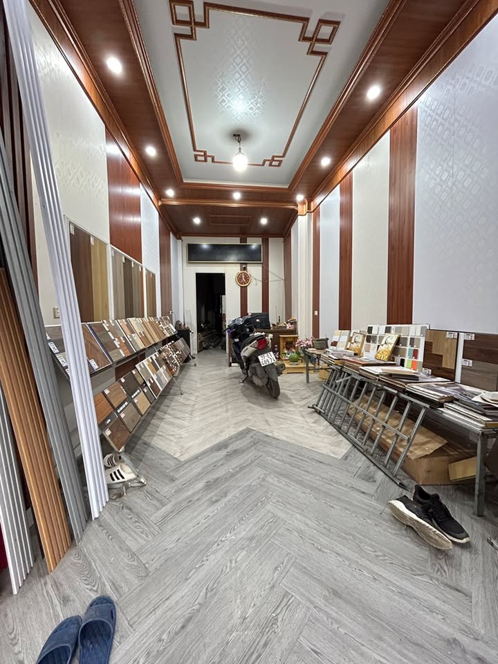 Mặt phố Nguyễn Văn Cừ Long Biên 73m² giá 21 tỷ - Kinh doanh đắc địa, bán gấp!