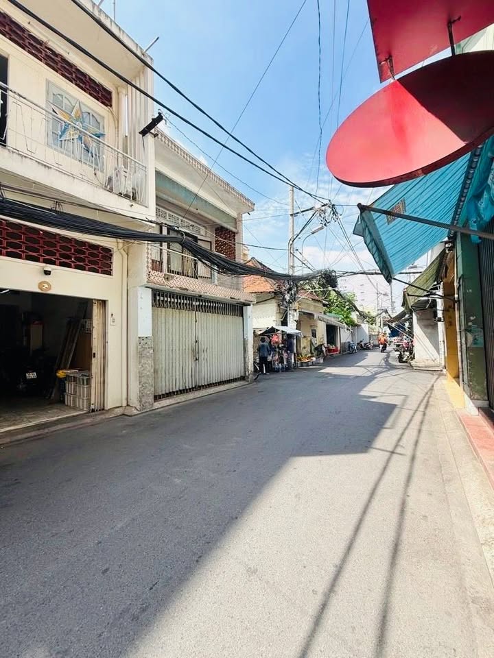 Nhà mặt tiền Phú Nhuận 55m² giá 9 tỷ - Kinh doanh sầm uất ngay Nguyễn Trọng Tuyển!
