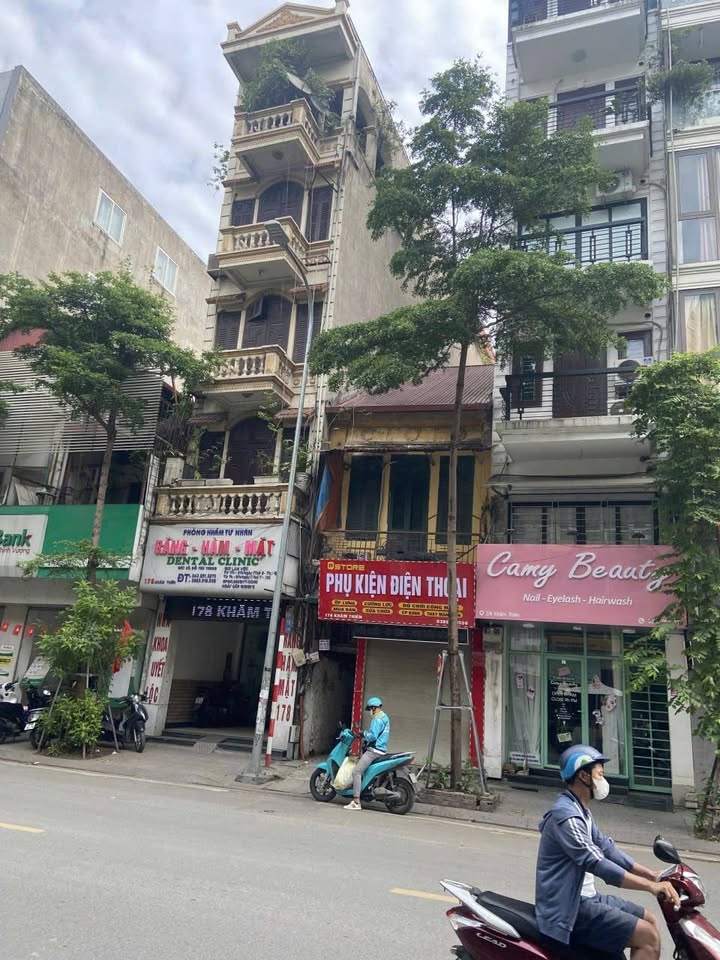 Nhà mặt phố Khâm Thiên, Đống Đa 81m² giá 11 tỷ - Cơ hội đầu tư hấp dẫn!