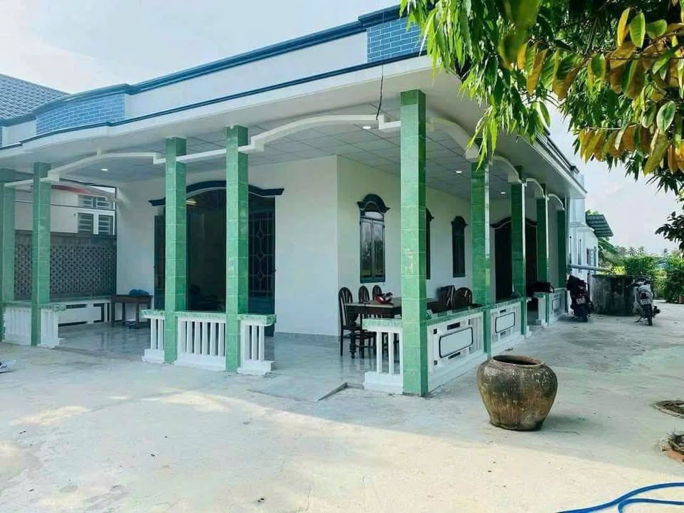 Nhà vườn đẹp Cần Giuộc 570m² giá 2.8 tỷ - Hành lang rộng rãi, thoáng mát!