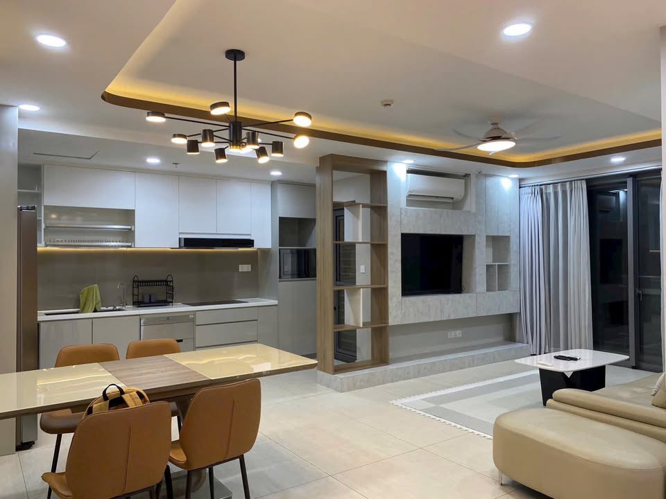 Căn hộ Urban Hill Quận 7 108m² giá 12,7 tỷ - View thoáng mát, nội thất đầy đủ!