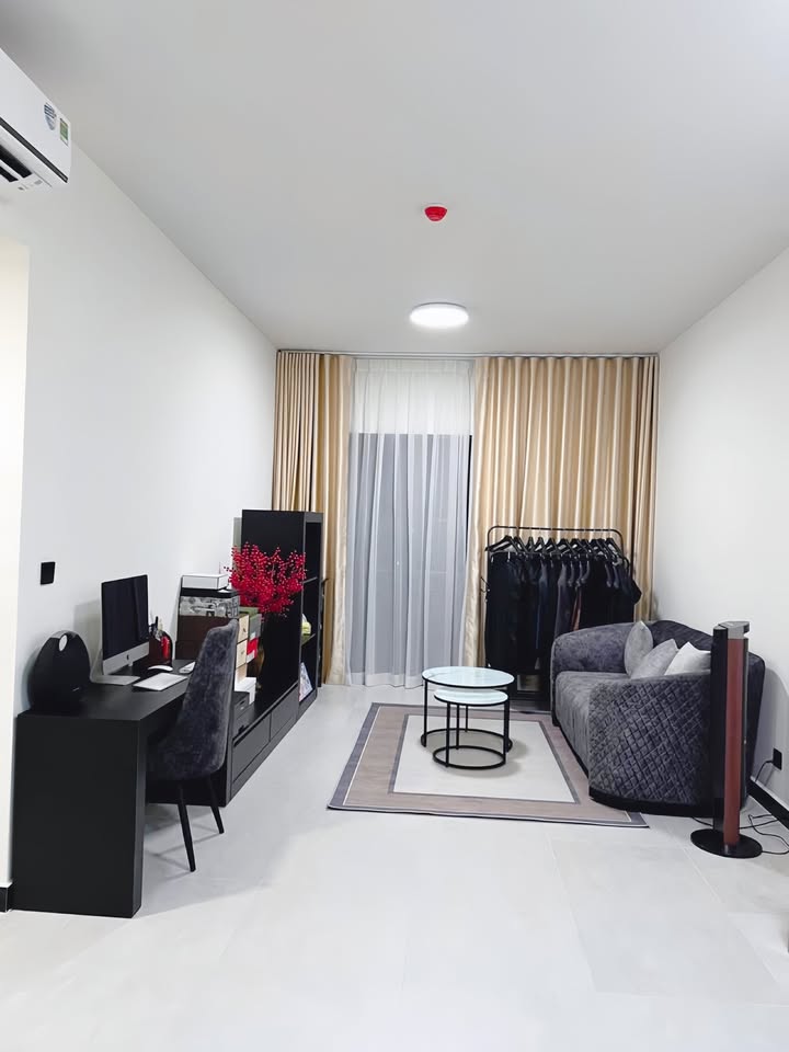 Căn hộ cao cấp Delasol quận 4 67m² giá 19 triệu - View hồ bơi thoáng mát!