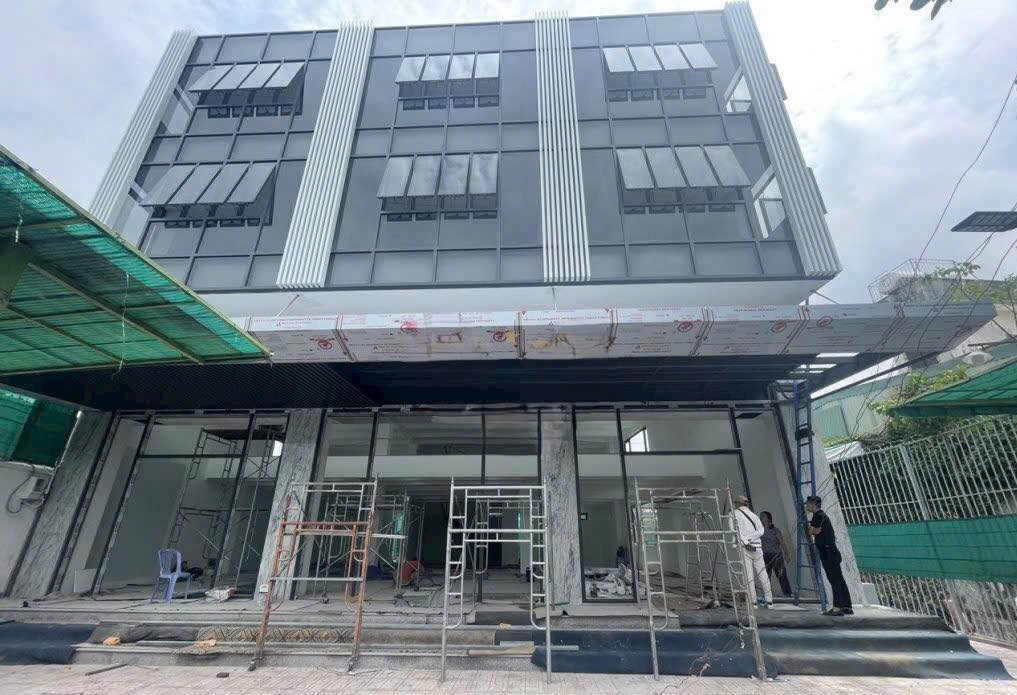 Cho thuê toà nhà đường Nguyễn Thị Thập, quận 7, 240m² - Phù hợp với nhiều loại hình kinh doanh!