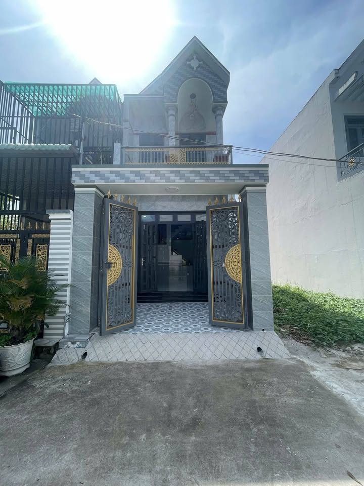 Nhà phố Cần Giuộc 64m² giá 2.59 tỷ - Sổ hồng chính chủ, thương lượng!