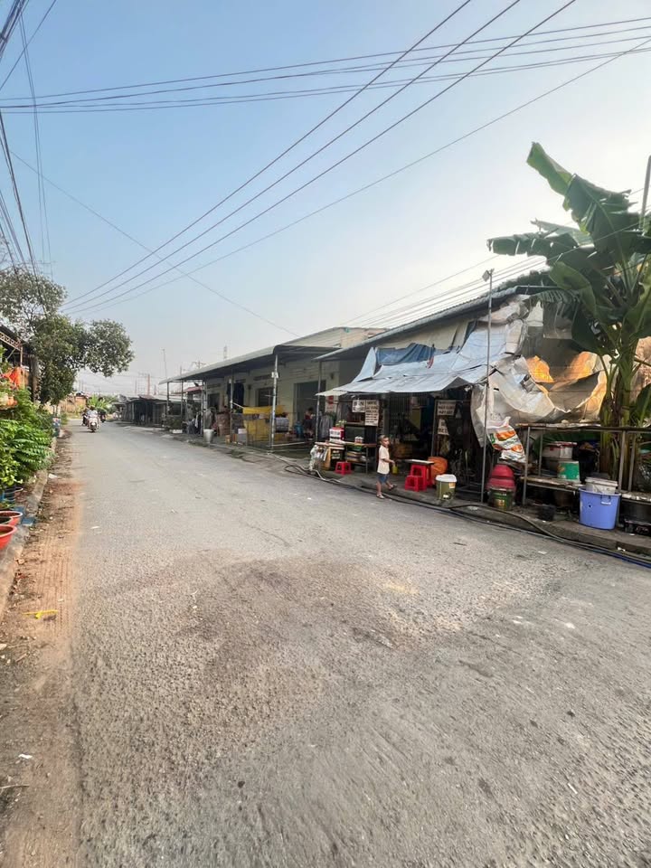 Đất nền mặt tiền đường Nguyễn Thiện Thuật, Dĩ An 213m² giá 11.5 tỷ - Đầu tư sinh lời tuyệt vời!