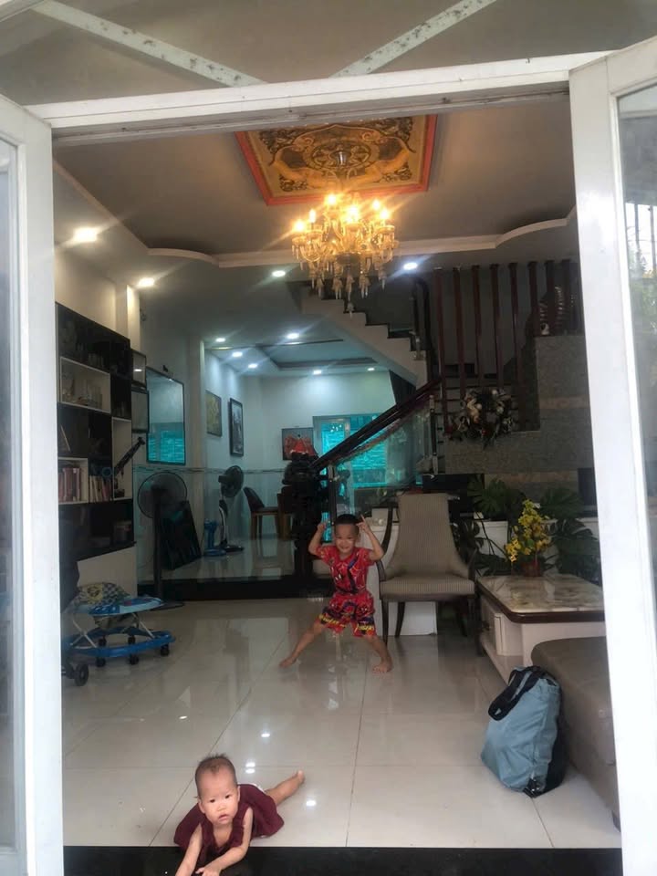 Nhà 4 tầng Cát Lái Thủ Đức 85m² giá 9 tỷ - Chính chủ bán gấp!