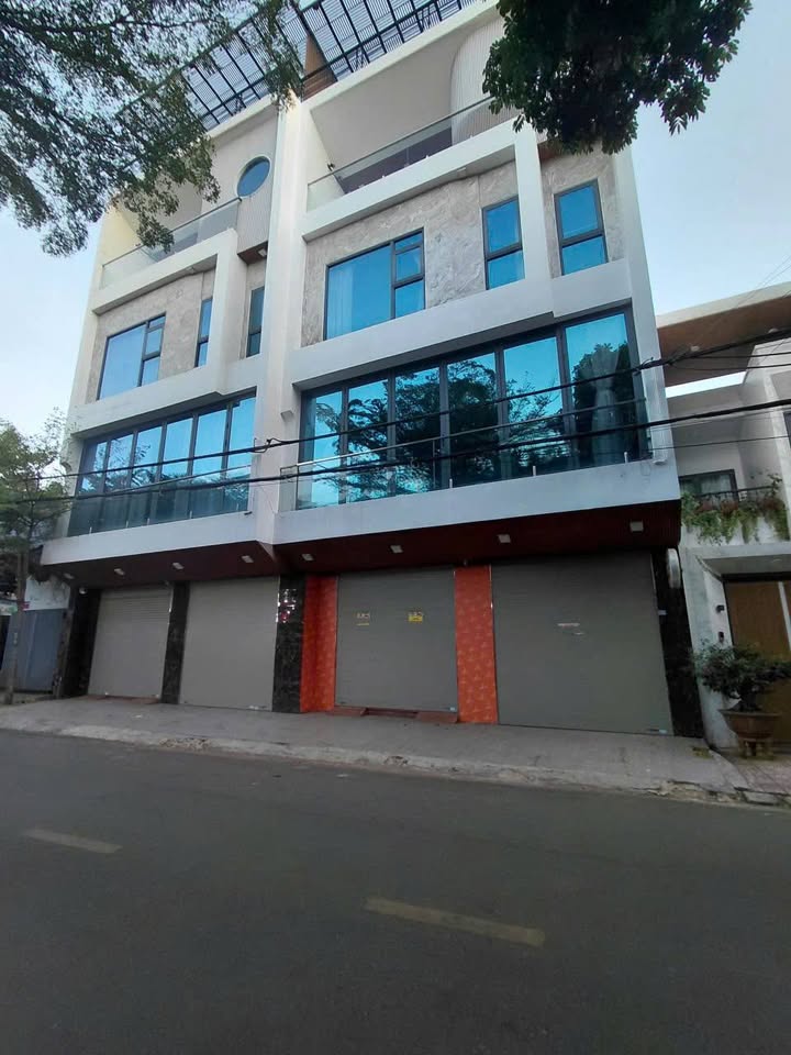 Cho thuê tòa nhà 4 tầng mặt tiền Tô Hiệu, Tân Lợi - Thiết kế linh động, giá 20 triệu/tháng