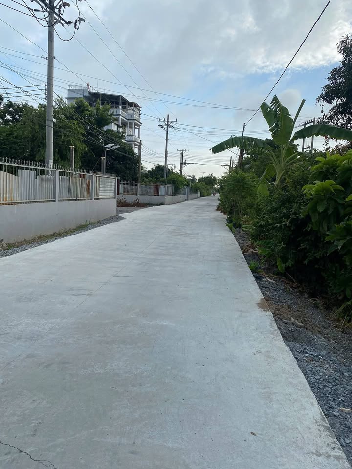 Đất thổ cư Bến Lức, Long An 185m² giá 1.9 tỷ - Gần Quốc lộ 1A, dân cư đông đúc!