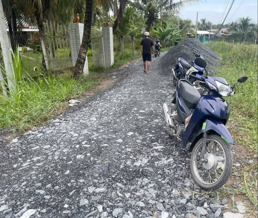 Đất thổ cư 1300m² tại Trung Ngãi, Vũng Liêm, Vĩnh Long - Giá chỉ 1.2 tỷ!