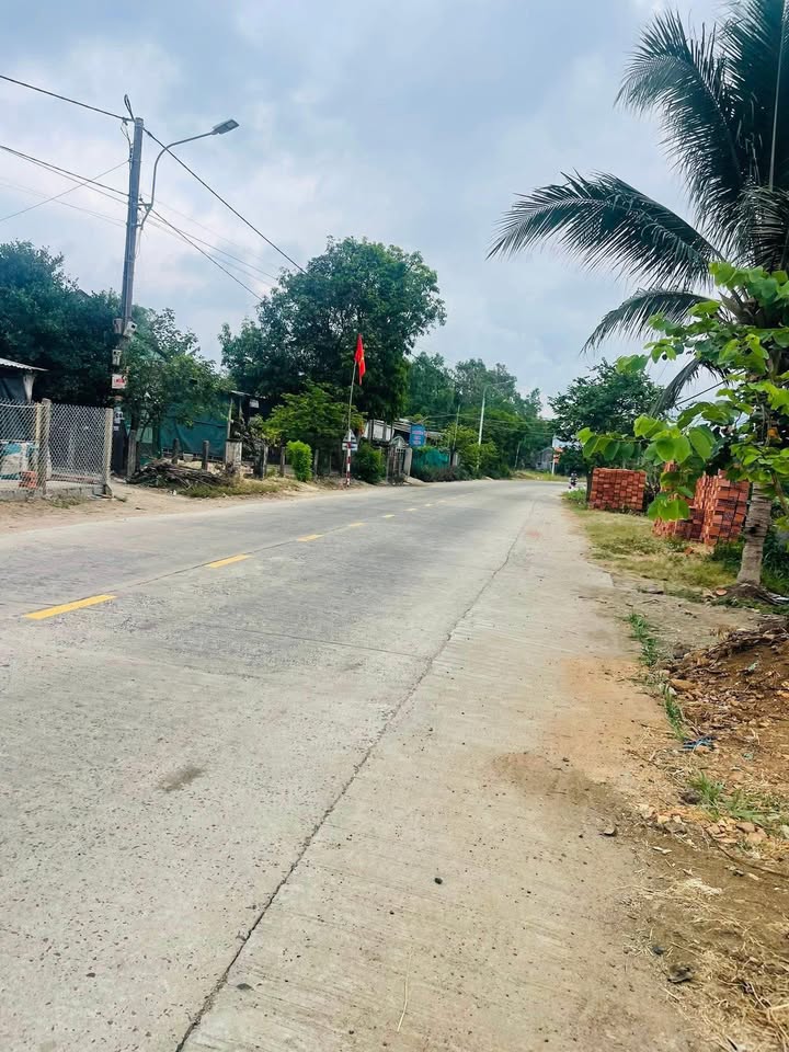 Đất nền An Hòa Hải, Tuy An 300m² giá 1 tỷ - Tiềm năng kinh doanh vượt trội!