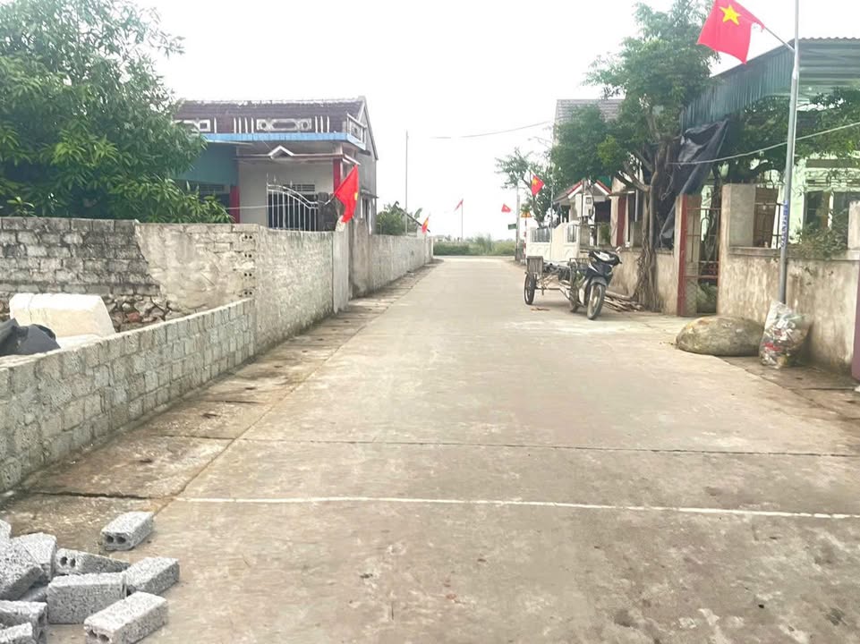 Đất nền Diễn Thành, Diễn Châu 129m² giá 2.7 tỷ - Khu dân cư yên tĩnh, giao thông thuận lợi!