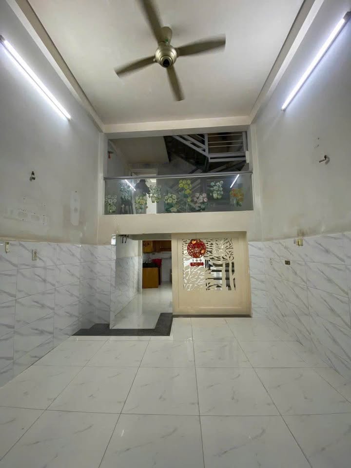 Nhà 2 tầng Hồng Bàng, Nha Trang, 44m² giá 4.3 tỷ - Cơ hội hiếm có!