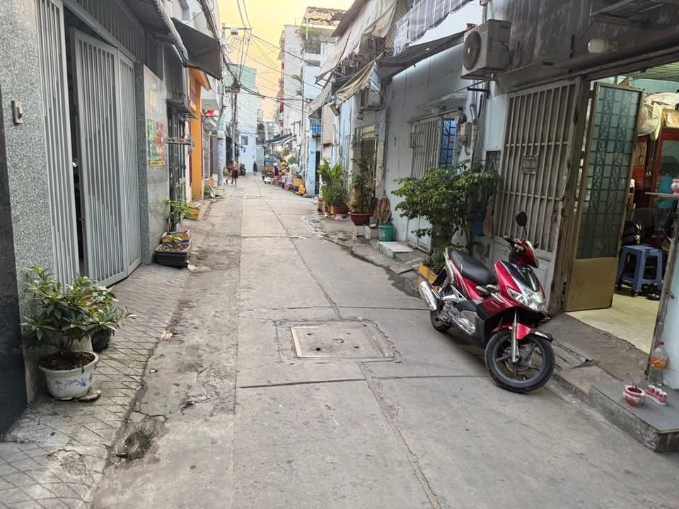 Bán dãy phòng trọ Hương Lộ 3, Bình Tân 161m² giá 12 tỷ - Đầu tư sinh lời cao!