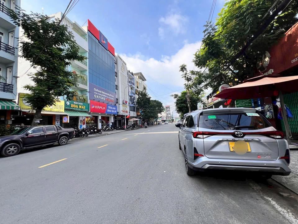 Bán gấp FrontHouse 414 Tân Kỳ Tân Quý, Tân Phú - Mặt tiền 20m, kinh doanh sầm uất!